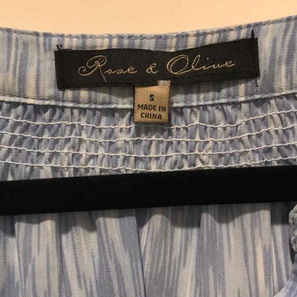 Great dressy top for jeans! - Picture 2 of 3